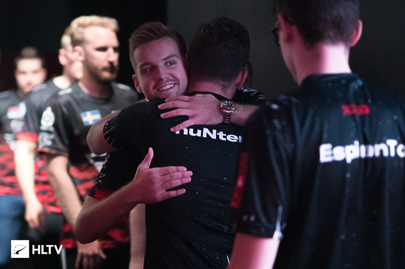 Virtus.pro 用 Perfecto(RUS) 替换了阵容中的 FL4MUS